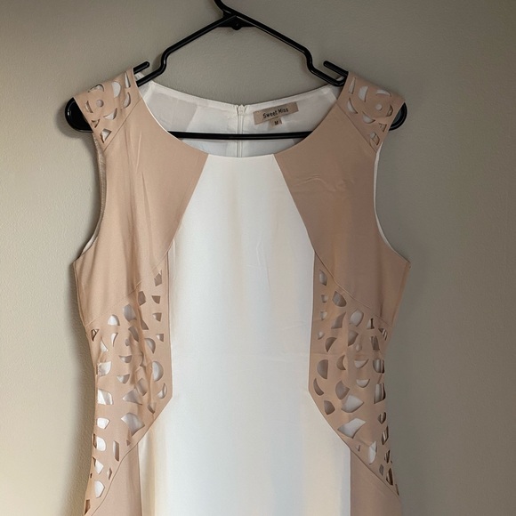 New w/out Tag- Beige and White Dress - Picture 2 of 3